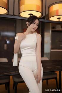 英雄百夜海报